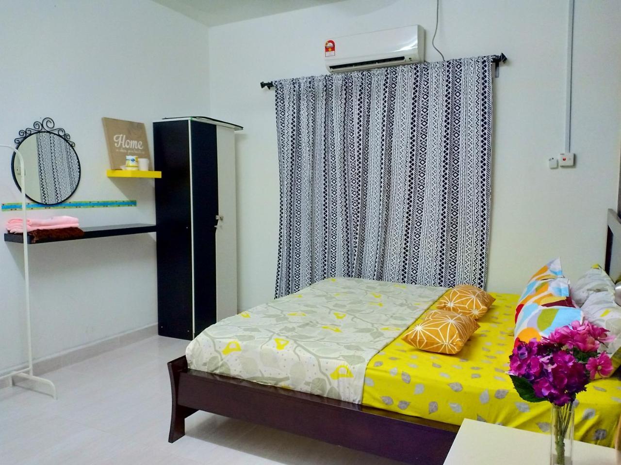 Casa Inderaloka Pantai Batu Buruk Apartment *